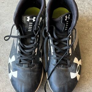 Men’s Under Armour football cleats - Men’s size 9 - Excellent used condition